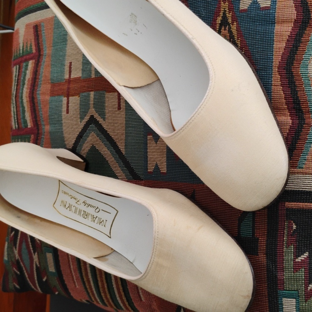 RARE VINTAGE MARILYN Quality Footwear Silk Dupioni Beige  RHINESTONE "SLIP ONS"
